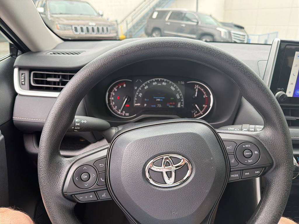 Thumbnail: 2025 Toyota RAV4 - 25
