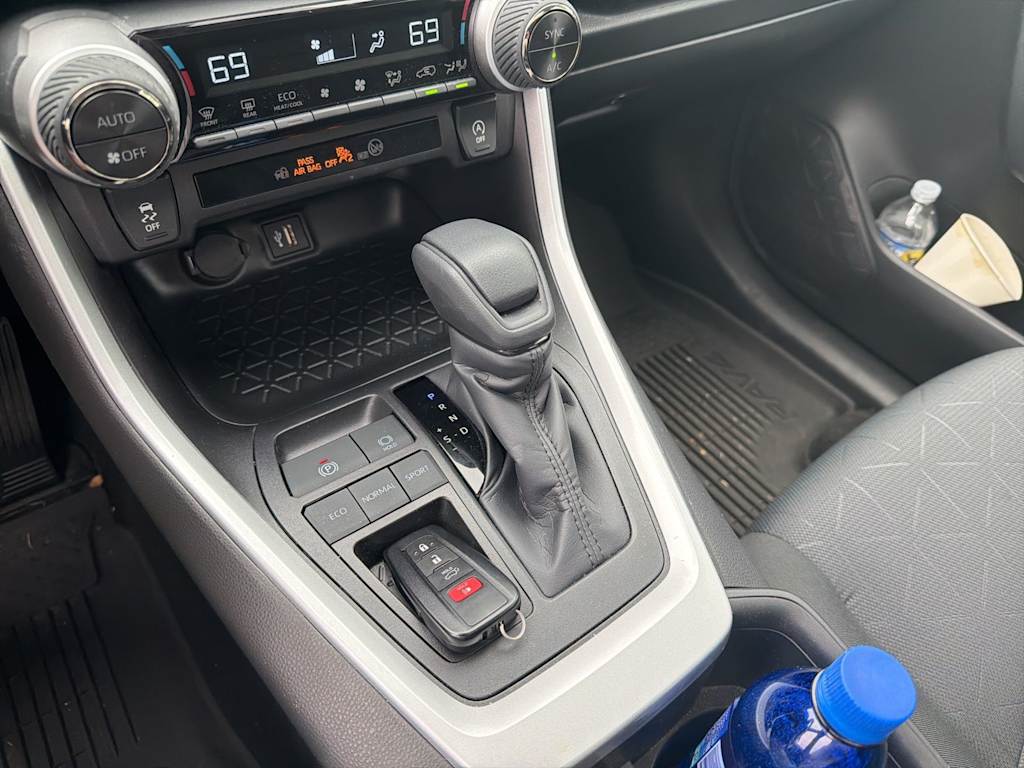 Thumbnail: 2025 Toyota RAV4 - 8