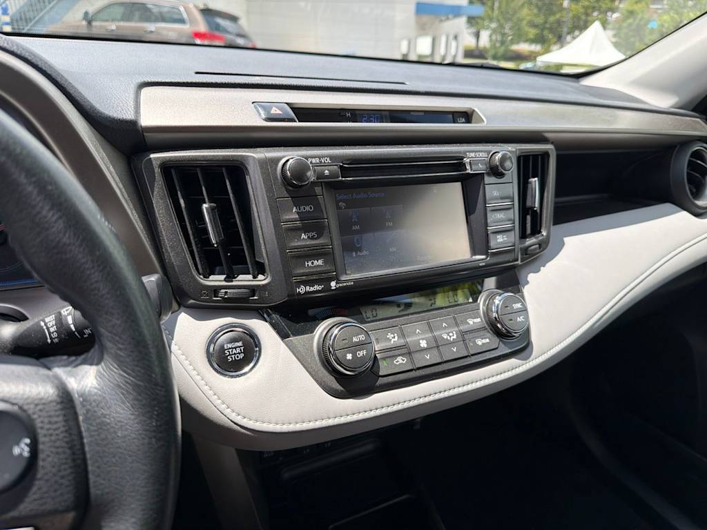 Thumbnail: 2015 Toyota RAV4 - 8