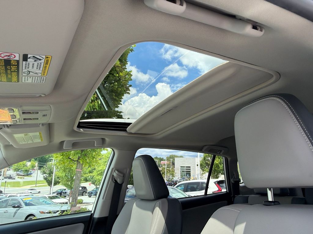 Thumbnail: 2015 Toyota RAV4 - 25