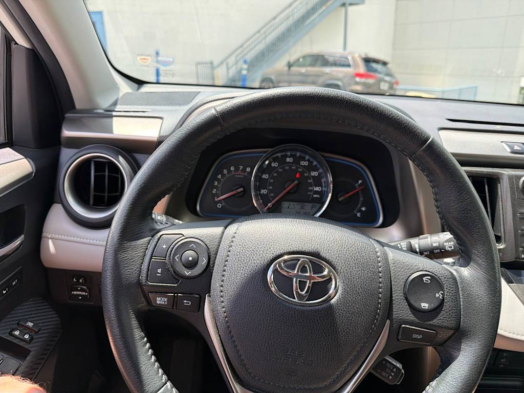 Thumbnail: 2015 Toyota RAV4 - 2