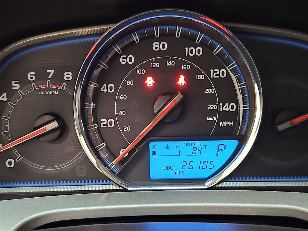 Thumbnail: 2015 Toyota RAV4 - 25