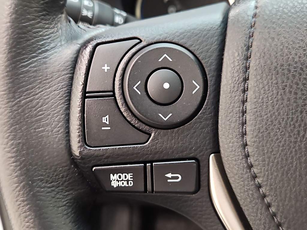 Thumbnail: 2015 Toyota RAV4 - 23