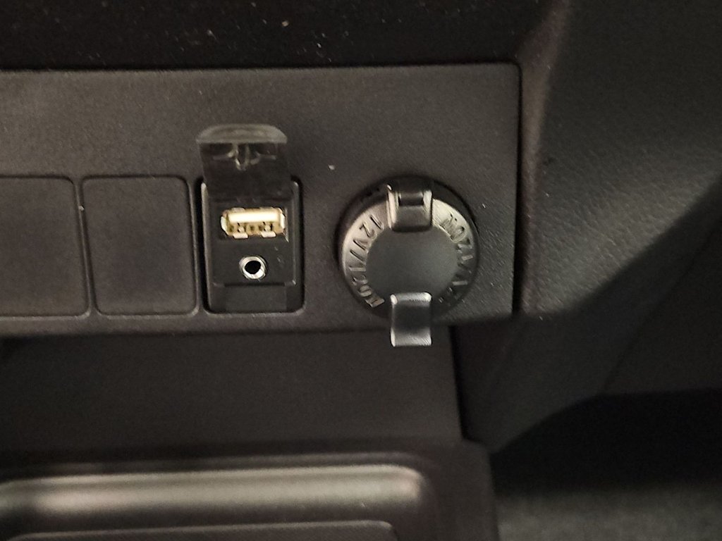 Thumbnail: 2015 Toyota RAV4 - 20