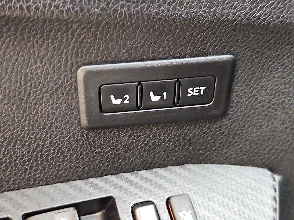 Thumbnail: 2015 Toyota RAV4 - 28