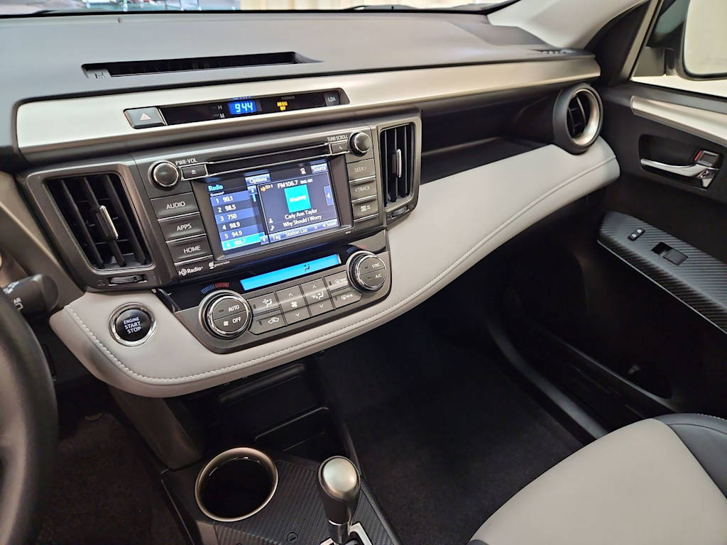 Thumbnail: 2015 Toyota RAV4 - 9