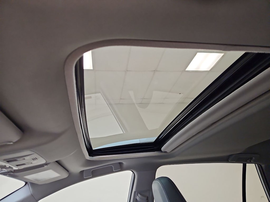 Thumbnail: 2015 Toyota RAV4 - 15
