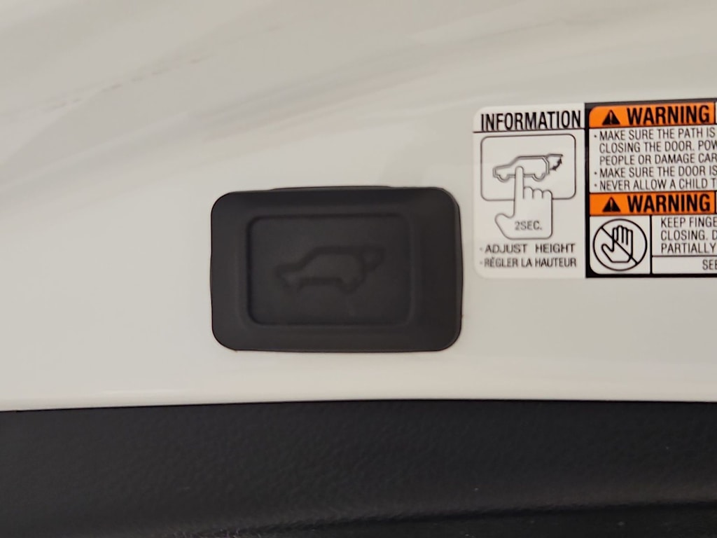 Thumbnail: 2015 Toyota RAV4 - 14