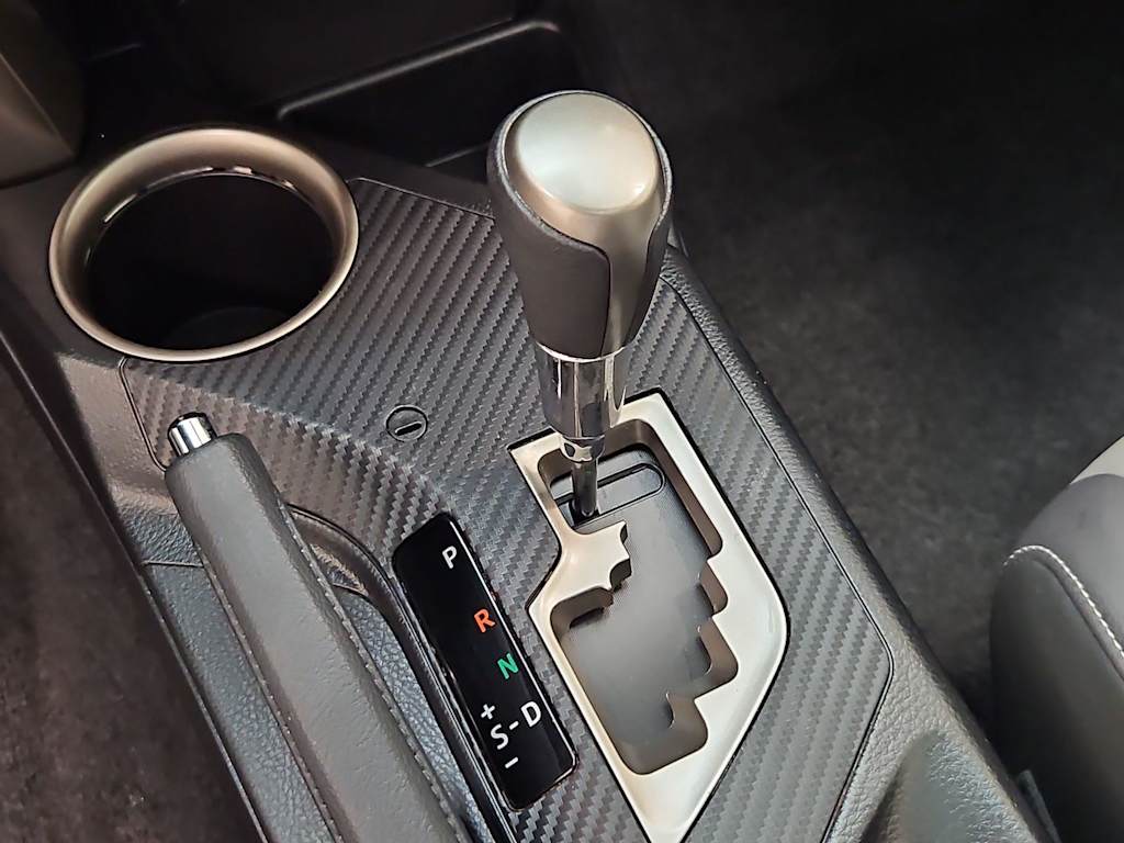 Thumbnail: 2015 Toyota RAV4 - 11