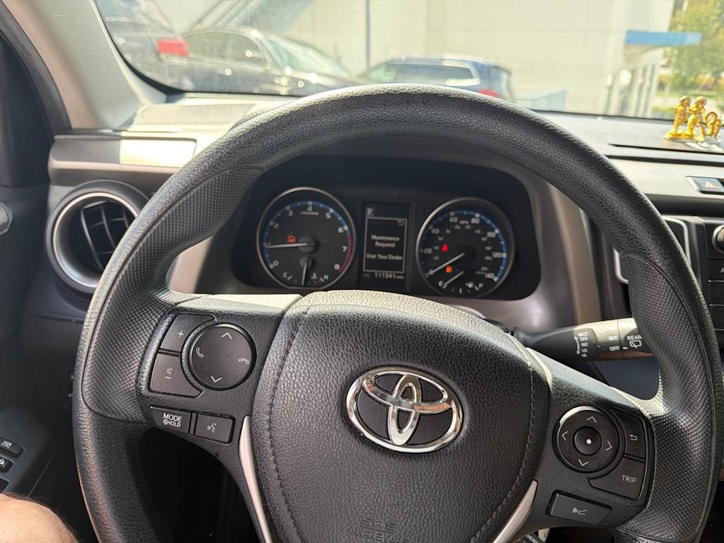 Thumbnail: 2018 Toyota RAV4 - 2