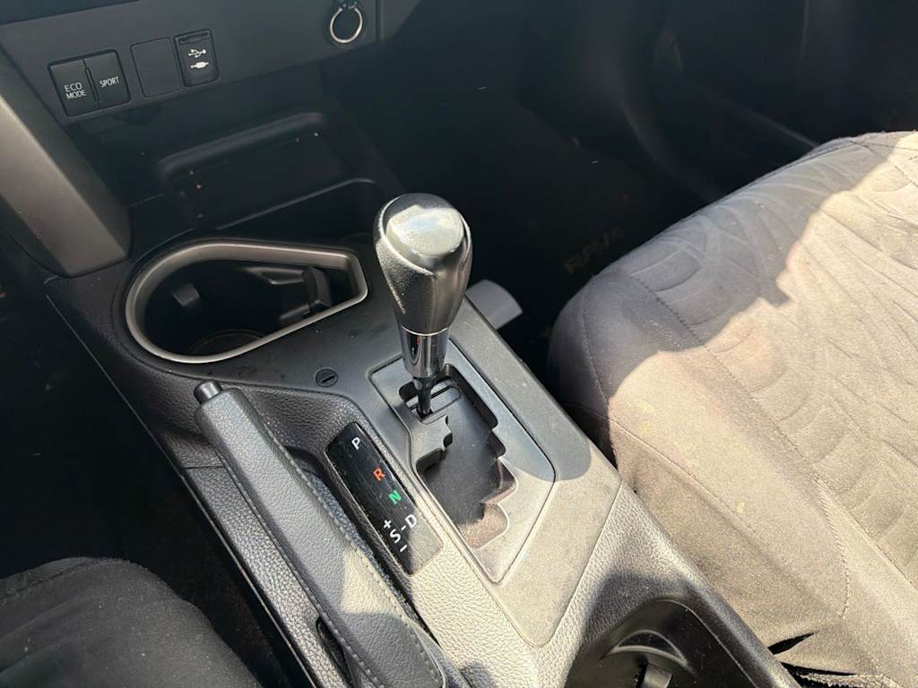 Thumbnail: 2018 Toyota RAV4 - 8