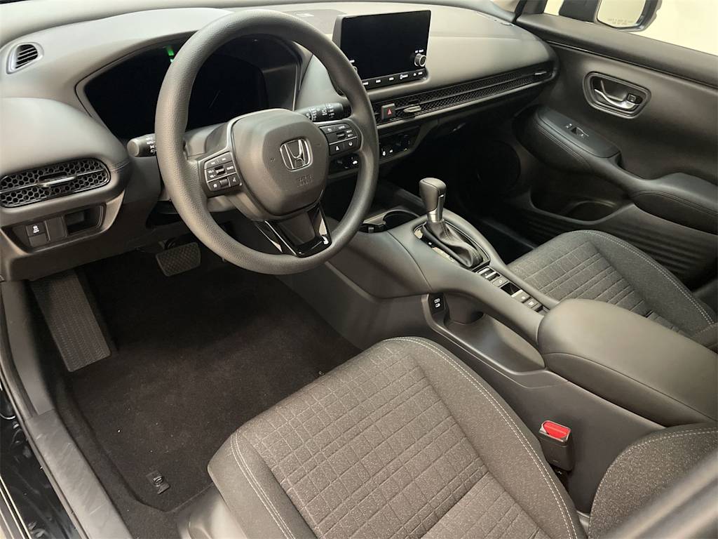 Thumbnail: 2025 Honda HR-V - 2