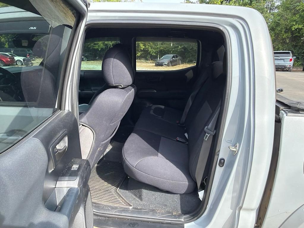 Thumbnail: 2018 Toyota Tacoma - 8