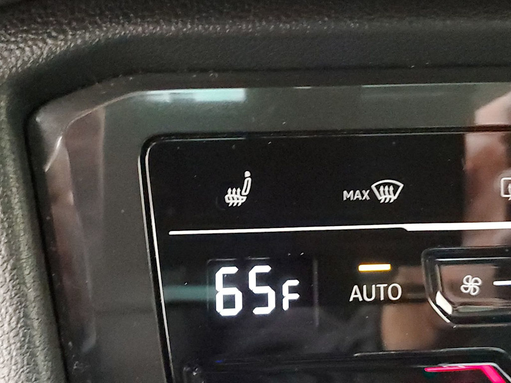 Thumbnail: 2022 Volkswagen Tiguan - 16