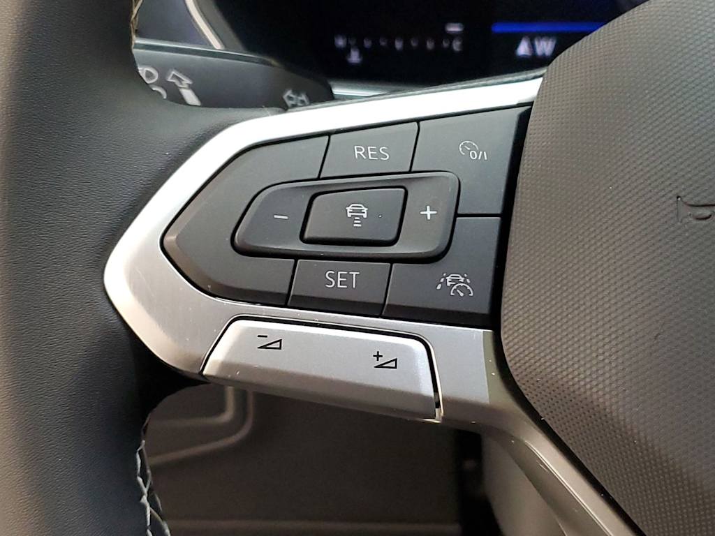 Thumbnail: 2022 Volkswagen Tiguan - 20