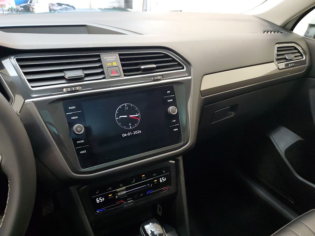 Thumbnail: 2022 Volkswagen Tiguan - 28