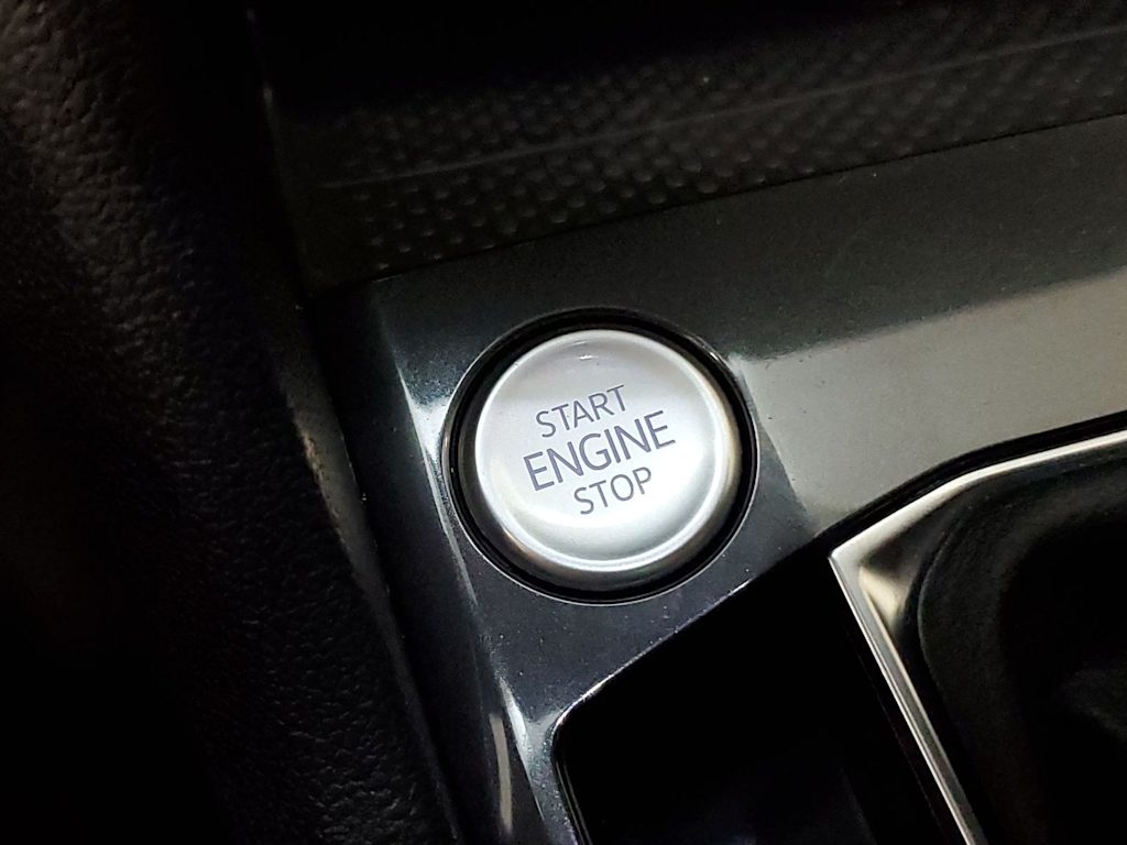 Thumbnail: 2022 Volkswagen Tiguan - 17