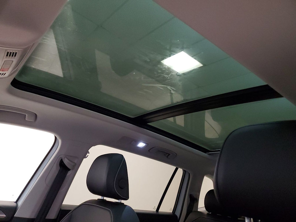 Thumbnail: 2022 Volkswagen Tiguan - 14