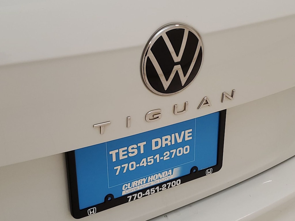 Thumbnail: 2022 Volkswagen Tiguan - 24
