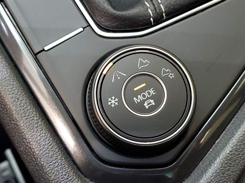 Thumbnail: 2022 Volkswagen Tiguan - 30