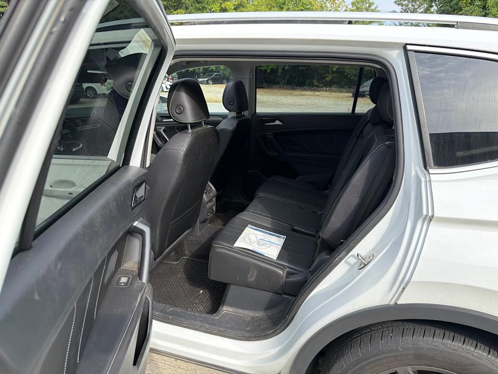 Thumbnail: 2022 Volkswagen Tiguan - 8