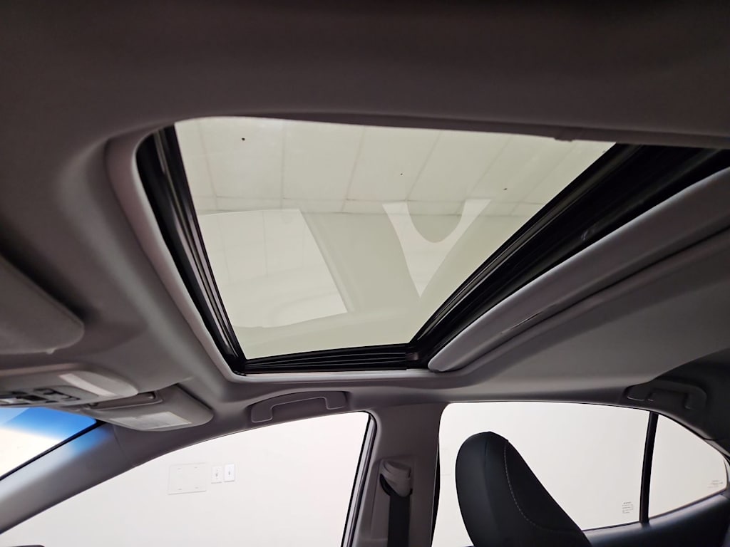 Thumbnail: 2019 Toyota Camry - 15