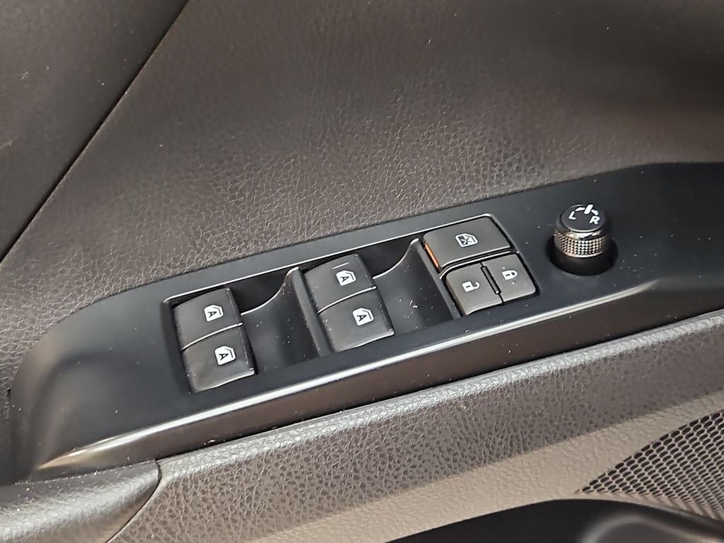 Thumbnail: 2019 Toyota Camry - 24
