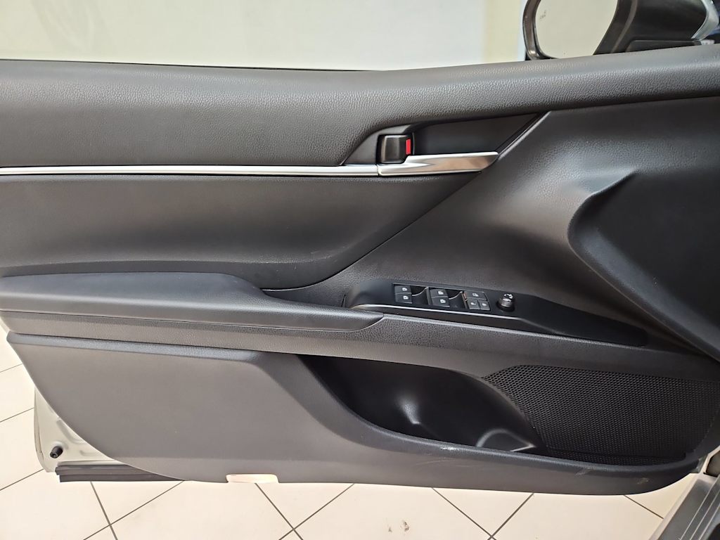 Thumbnail: 2019 Toyota Camry - 23