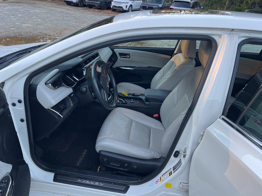 Thumbnail: 2014 Toyota Avalon - 18