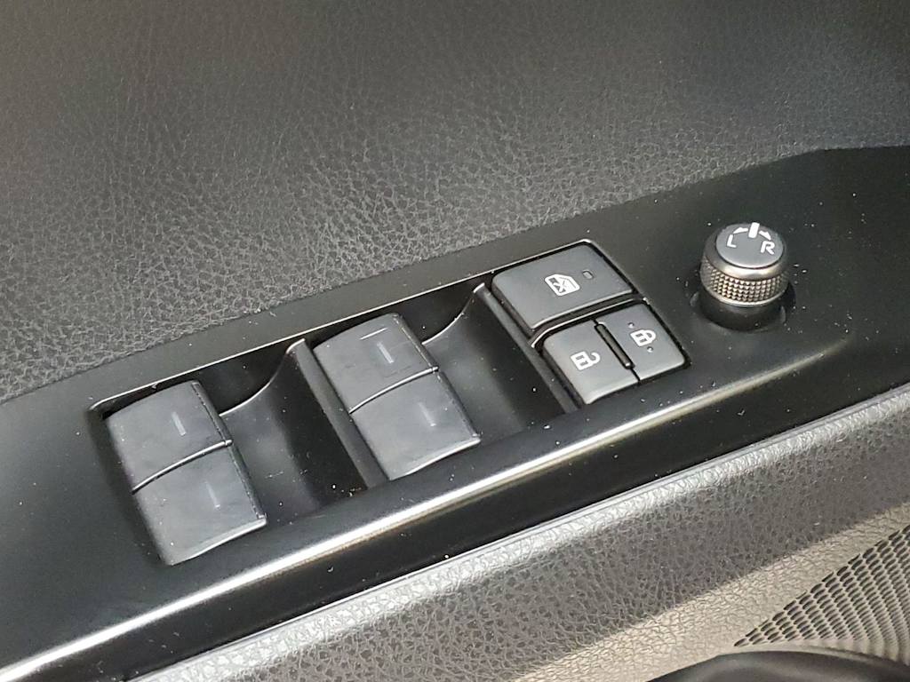 Thumbnail: 2025 Toyota Camry - 23