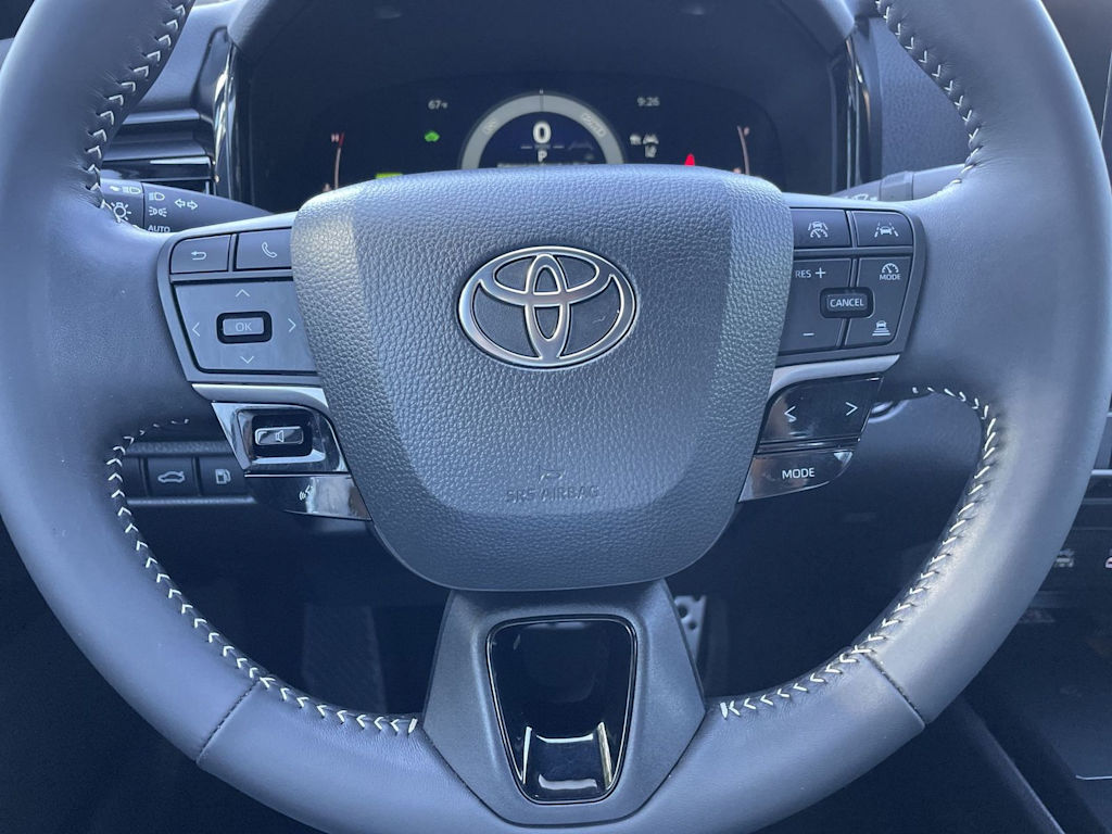 Thumbnail: 2025 Toyota Camry - 17