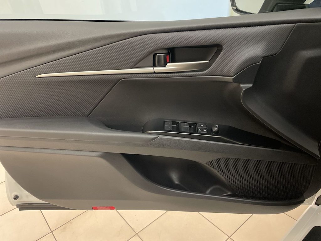 Thumbnail: 2025 Toyota Camry - 22
