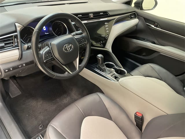 2020 Toyota Camry XLE 2