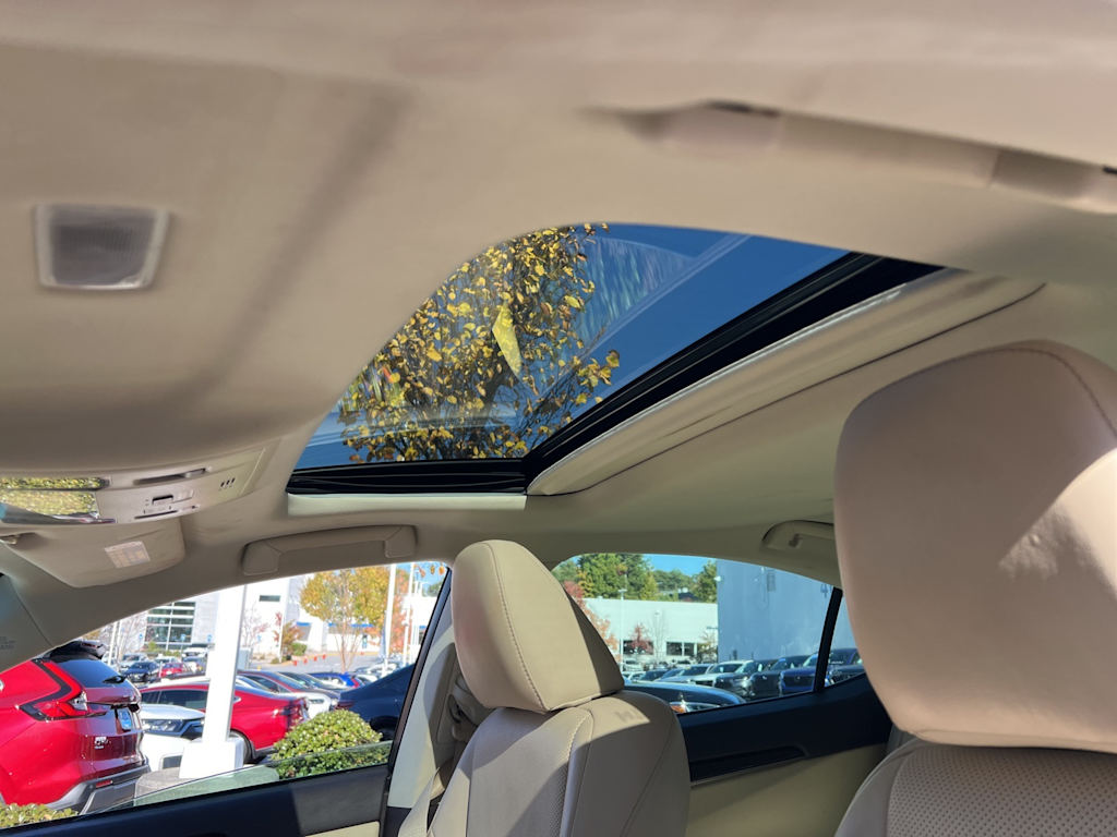 Thumbnail: 2017 Lexus ES - 20