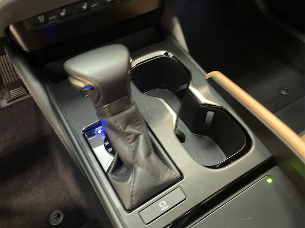 Thumbnail: 2025 Lexus ES - 11