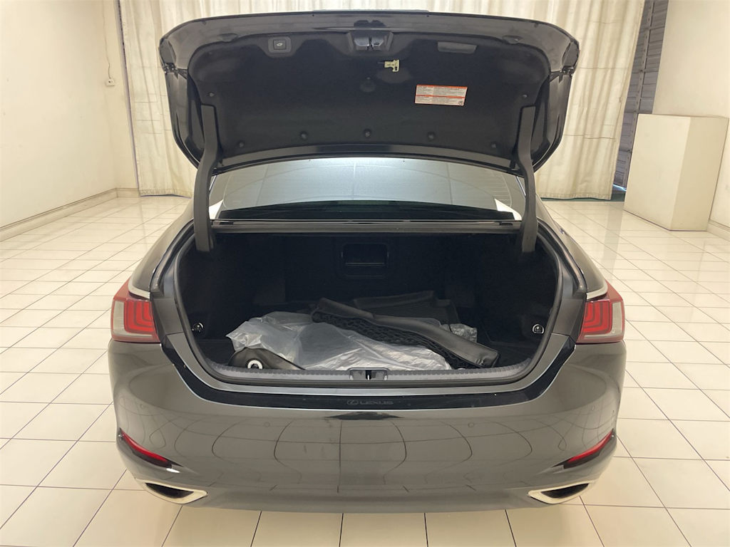 Thumbnail: 2025 Lexus ES - 26