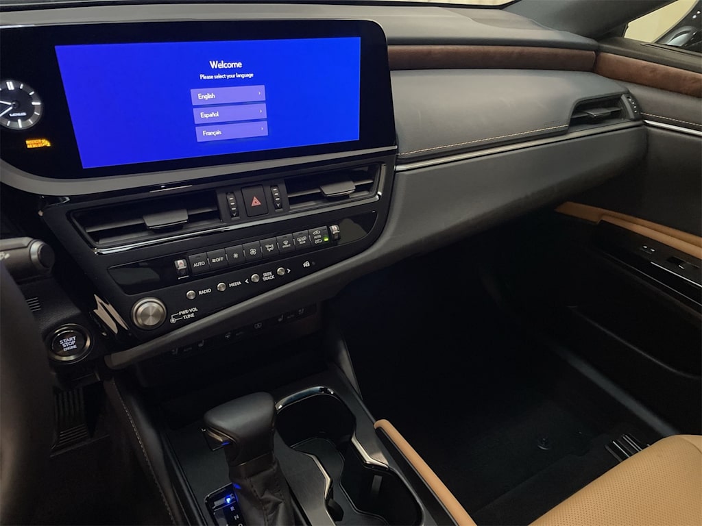 Thumbnail: 2025 Lexus ES - 31