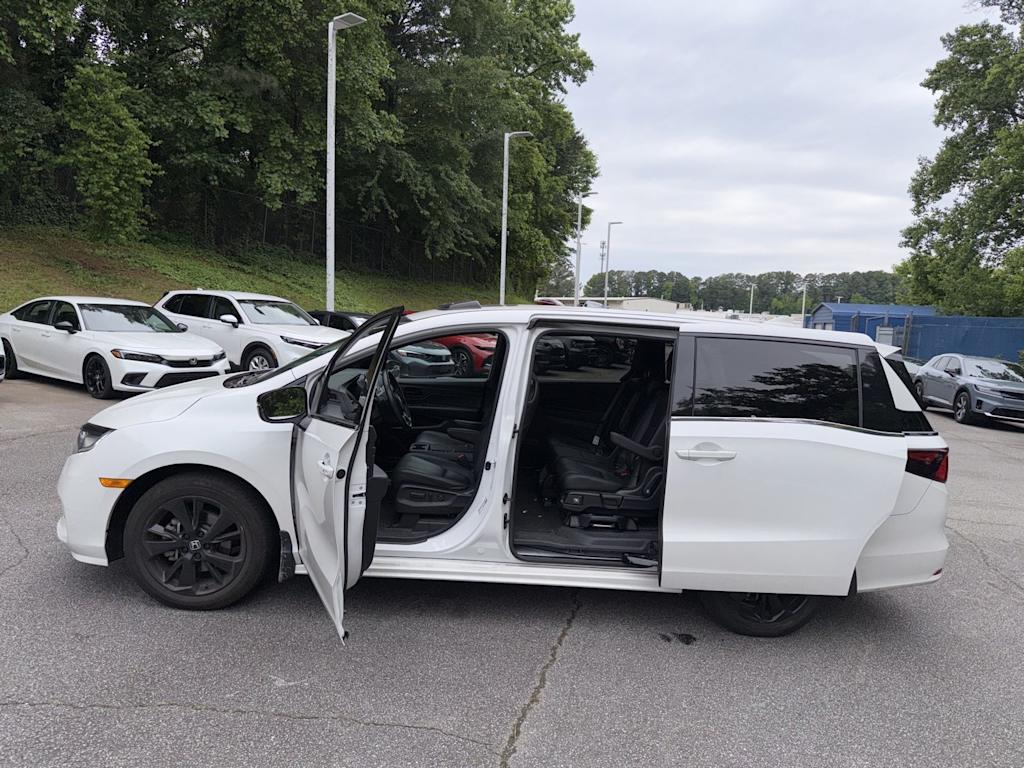 Thumbnail: 2023 Honda Odyssey - 7