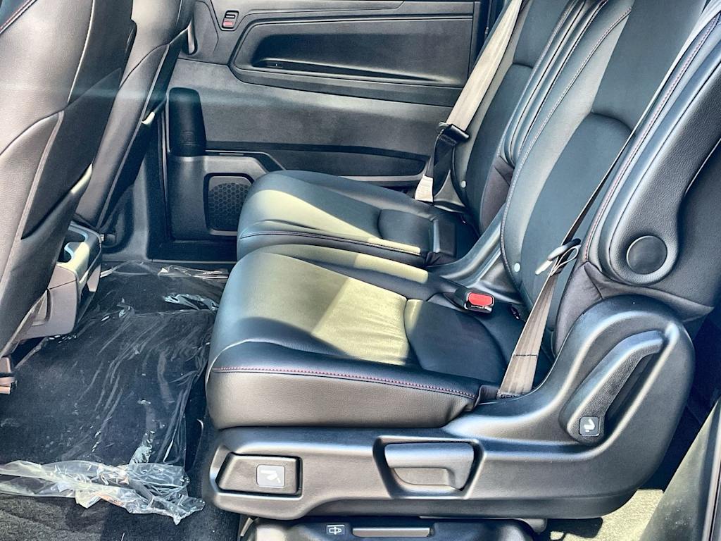 Thumbnail: 2026 Honda Odyssey - 10