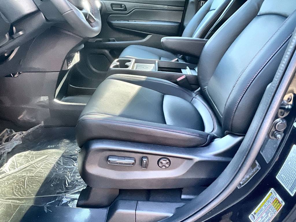 Thumbnail: 2026 Honda Odyssey - 9