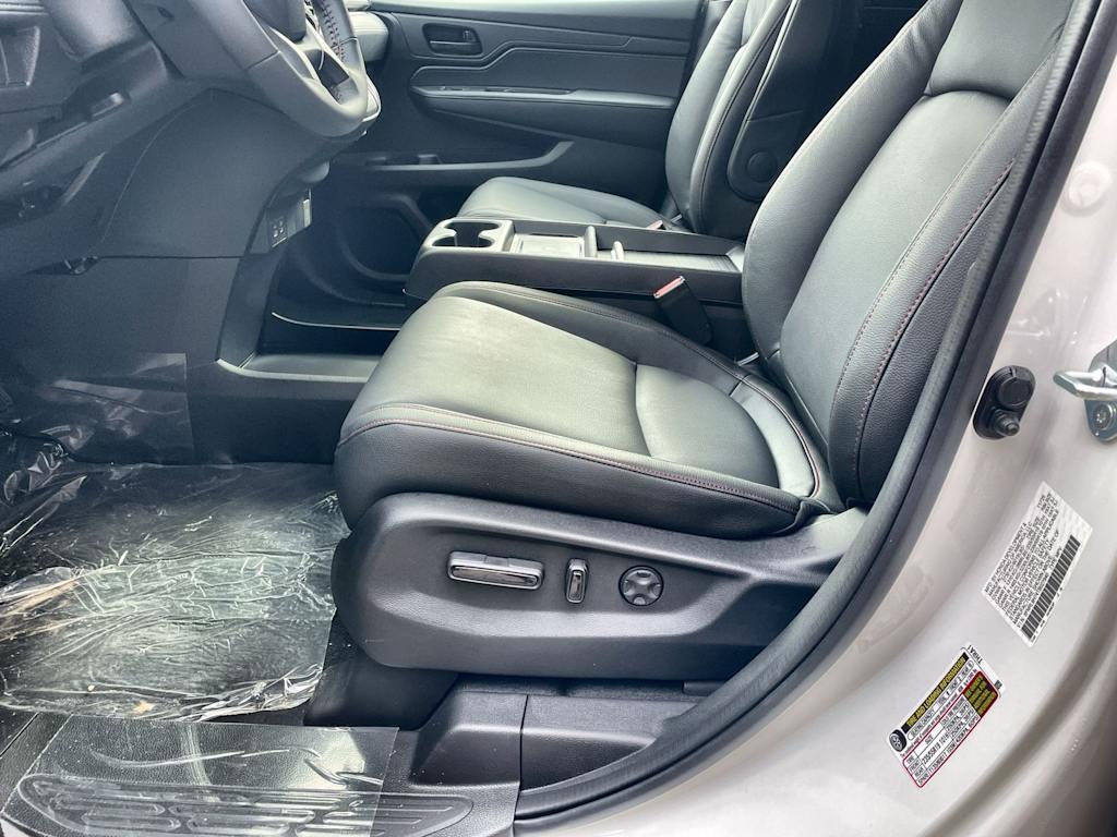 Thumbnail: 2026 Honda Odyssey - 9