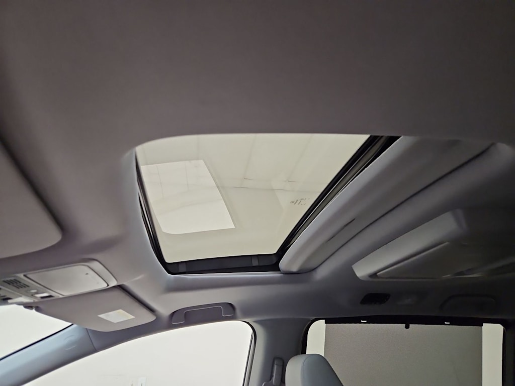Thumbnail: 2023 Honda Odyssey - 14