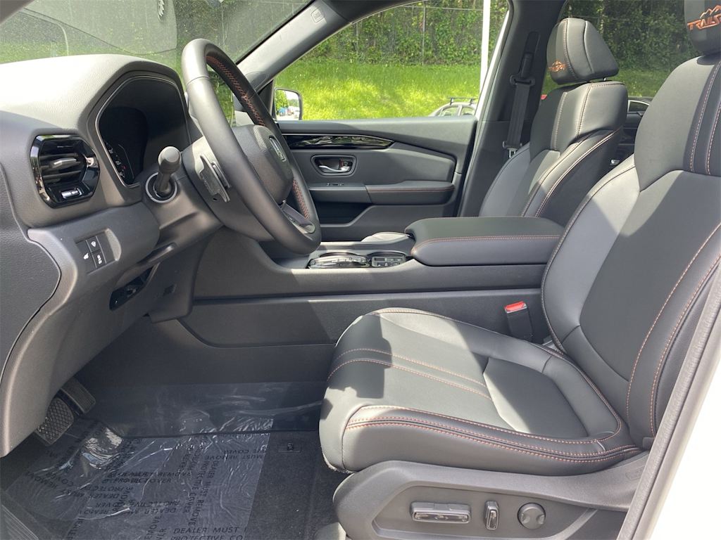 Thumbnail: 2025 Honda Pilot - 9