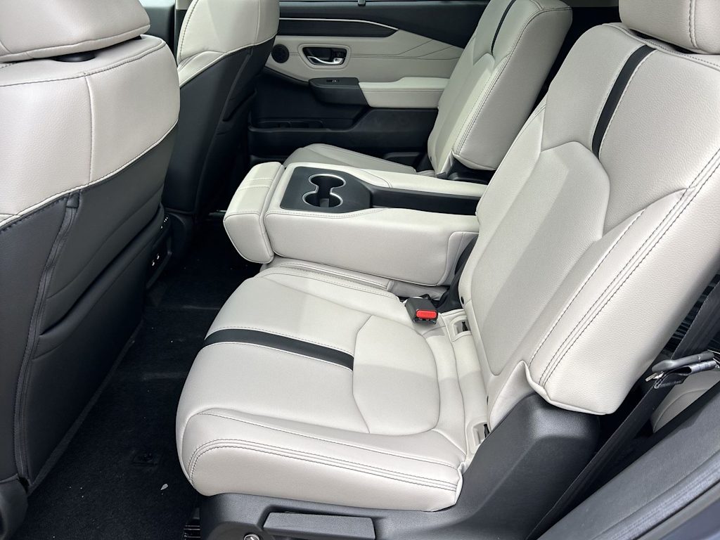 Thumbnail: 2026 Honda Pilot - 10