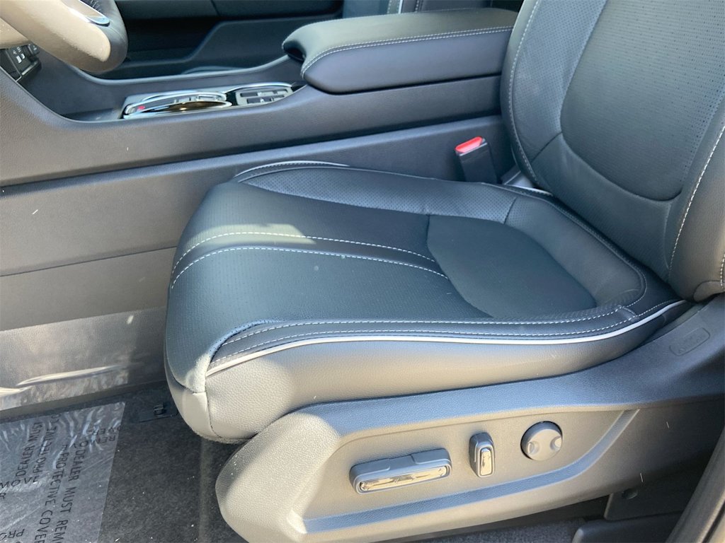 Thumbnail: 2025 Honda Pilot - 16