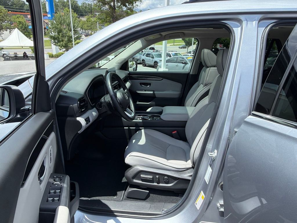Thumbnail: 2025 Honda Pilot - 21