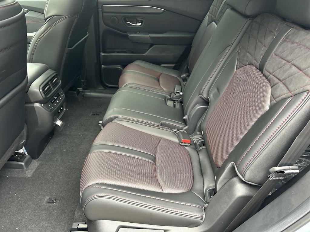 Thumbnail: 2026 Honda Pilot - 10