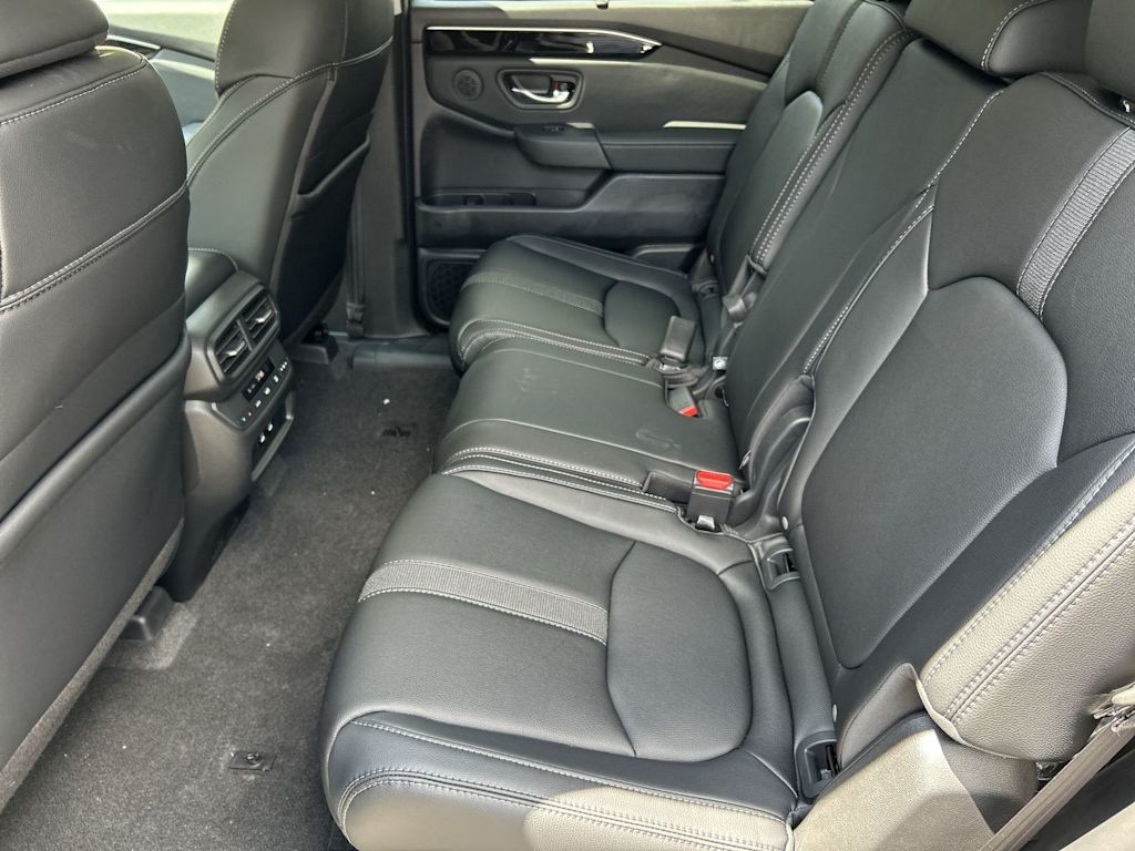 Thumbnail: 2026 Honda Pilot - 8