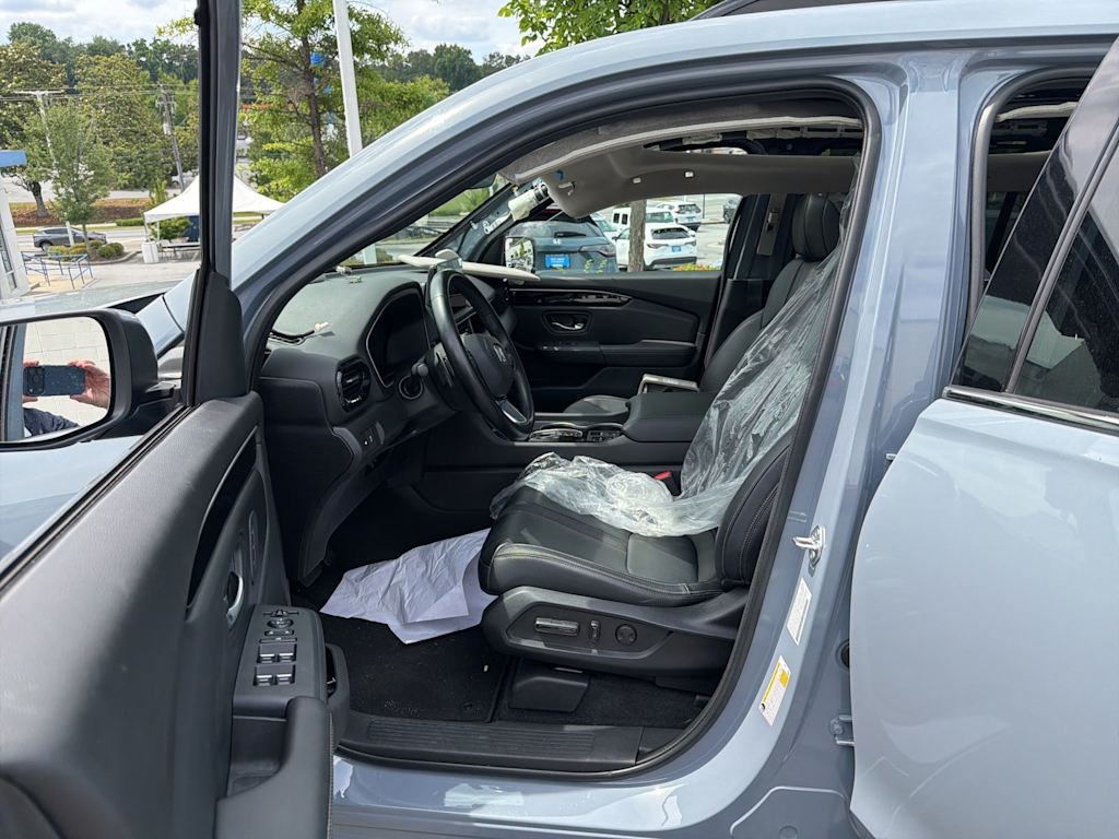 Thumbnail: 2023 Honda Pilot - 22