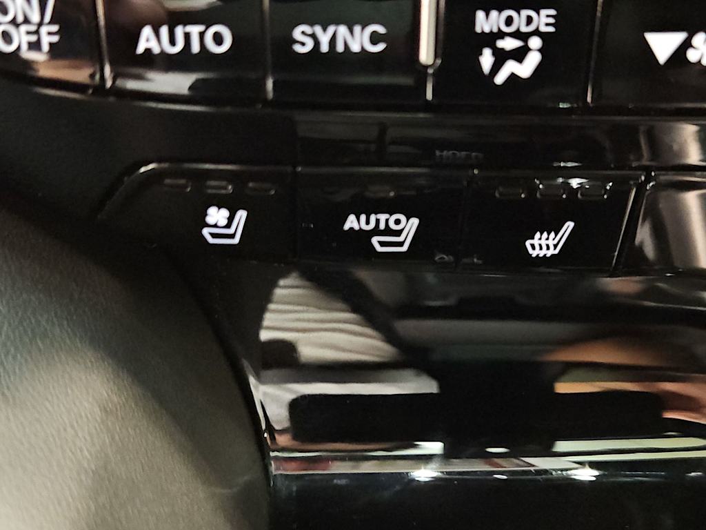 Thumbnail: 2025 Acura MDX - 18